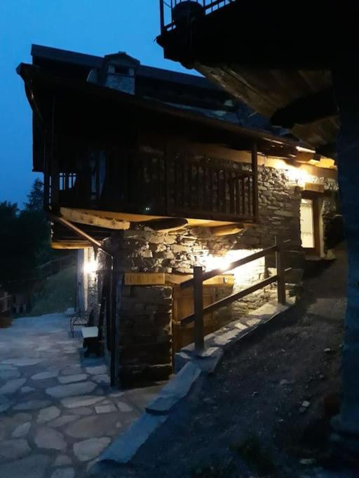 L'Estela Meleze Luaran gambar